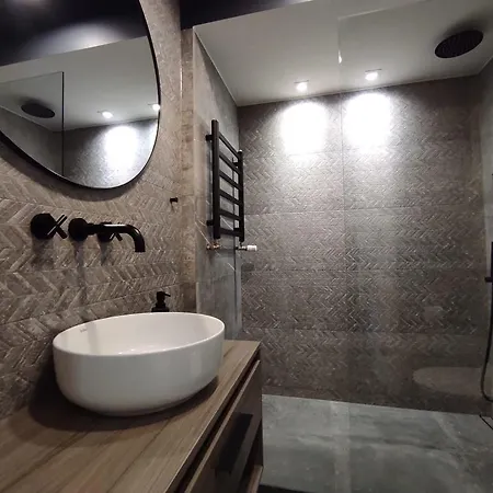 Easy Rent - Unia Art 83, Basen & Spa, Centrum 24h Check-in